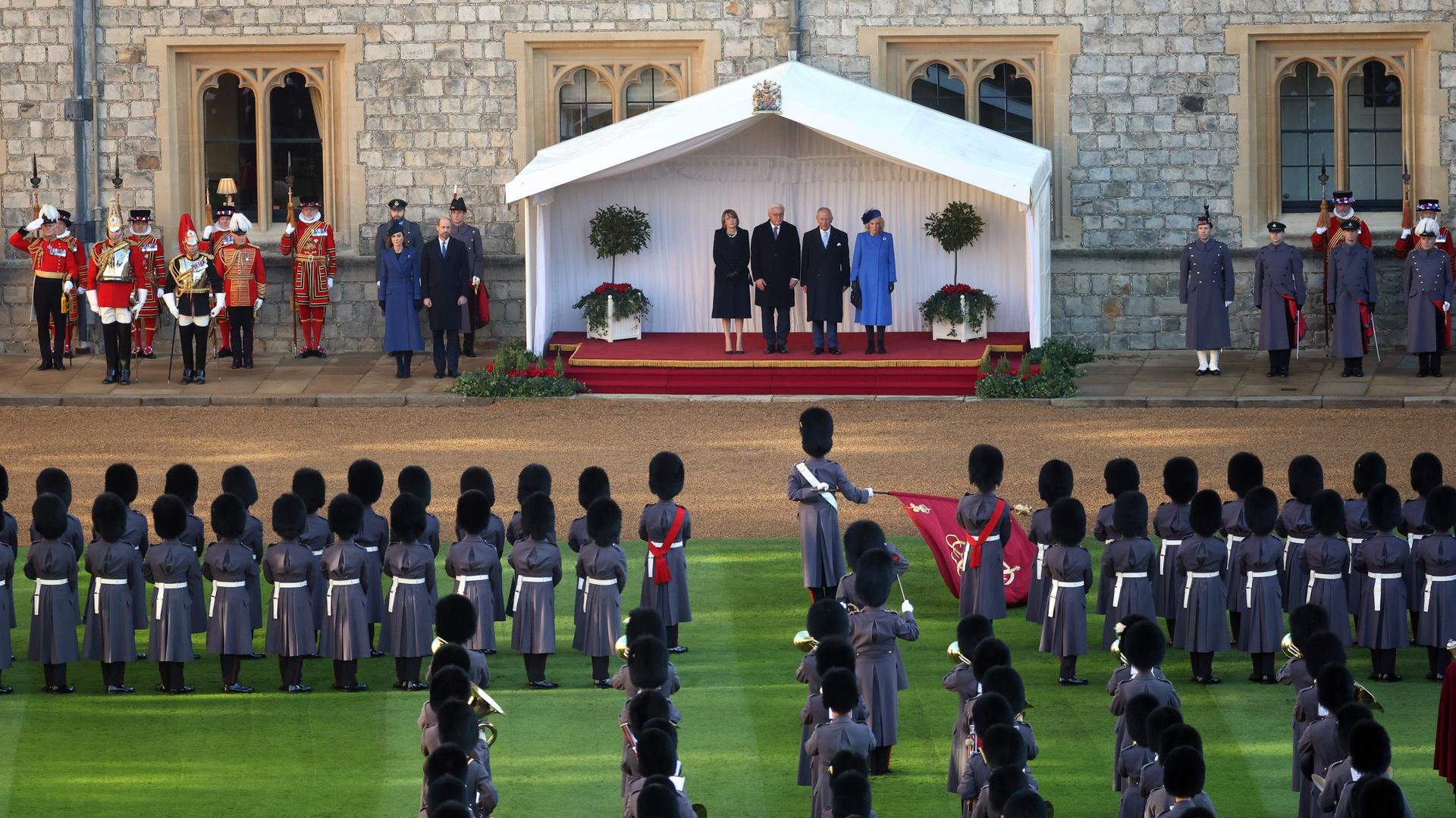 Bundespräsident Steinmeier mit Ehefrau Büdenbender, dem britischen König Charles und Königin Camilla auf Schloss Windsor