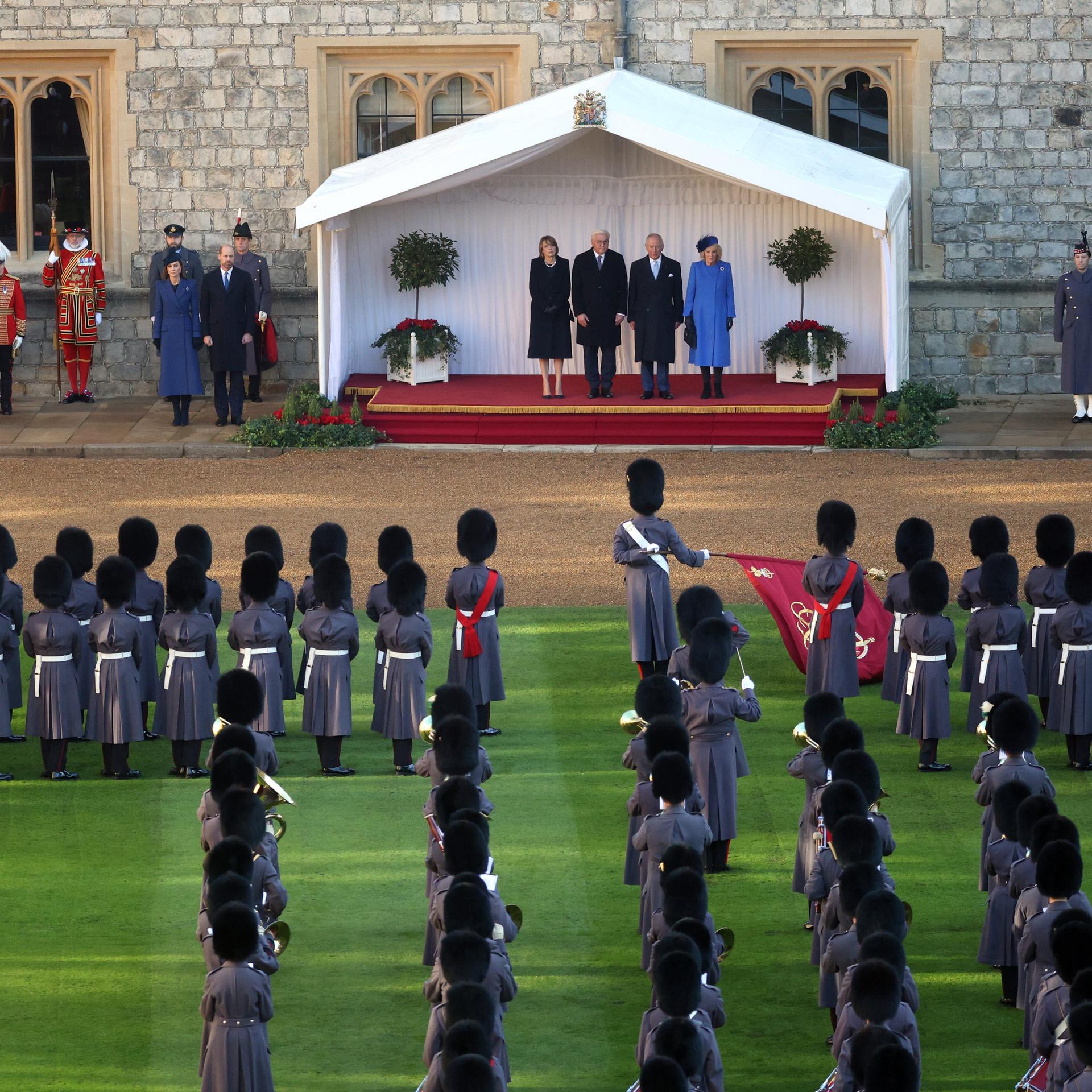 Bundespräsident Steinmeier mit Ehefrau Büdenbender, dem britischen König Charles und Königin Camilla auf Schloss Windsor