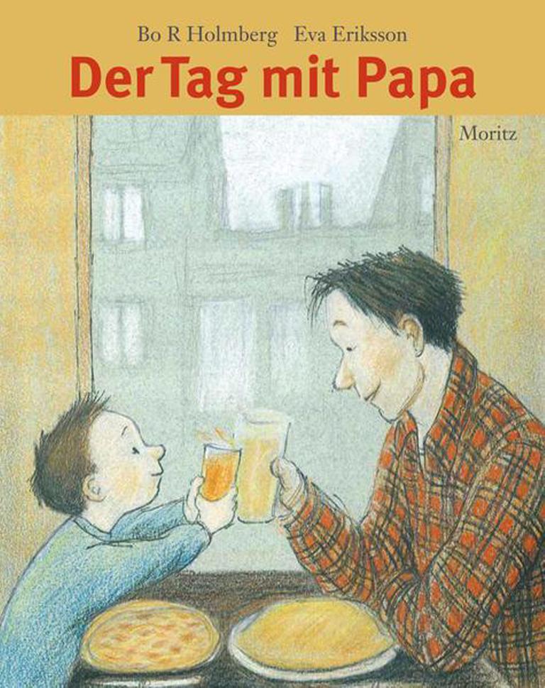 Eine Illustration zeigt einen Jungen und einen Mann, die sich beim Essen mit ihren Getränken zuprosten.