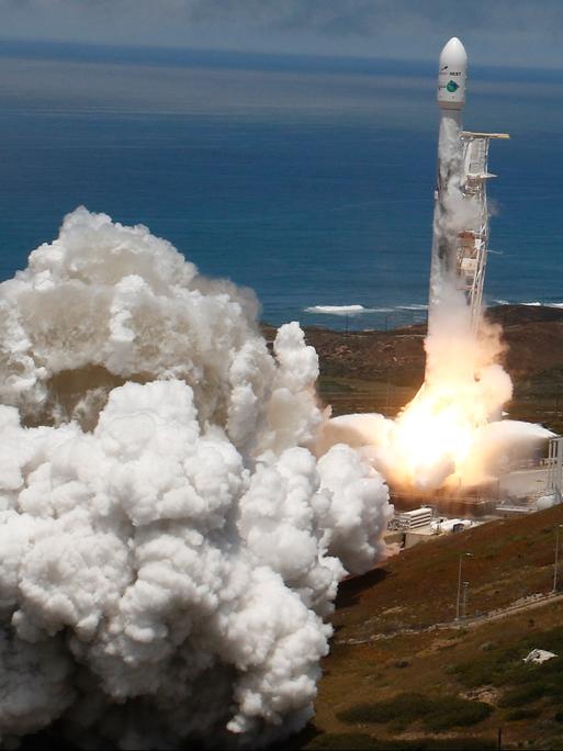 Die "Falcon 9"-Trägerrakete der Firma SpaceX beim Start