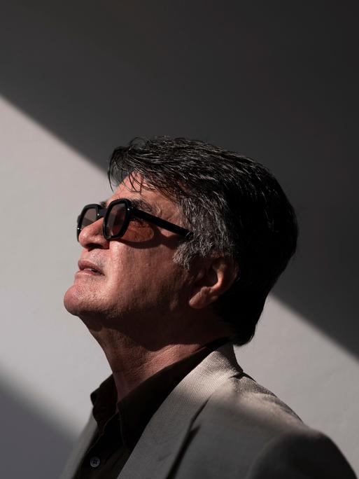 Regisseur Jafar Panahi mit Sonnenbrille 

