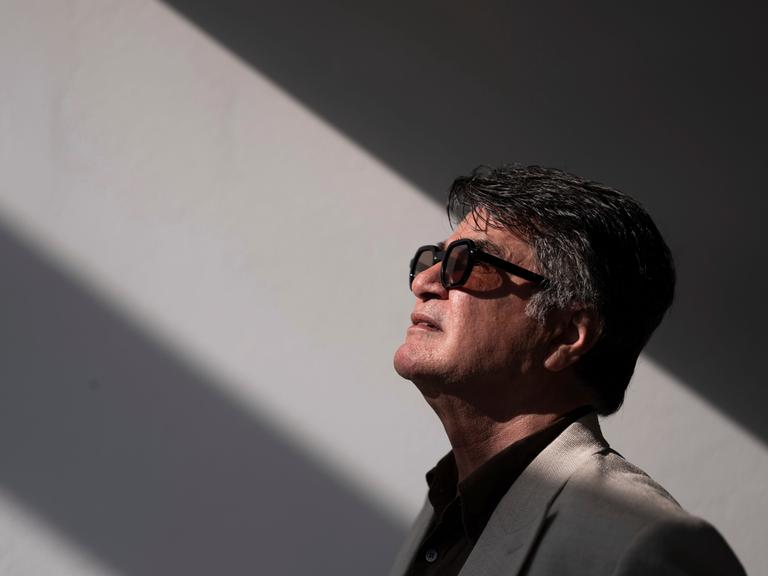 Regisseur Jafar Panahi mit Sonnenbrille 

