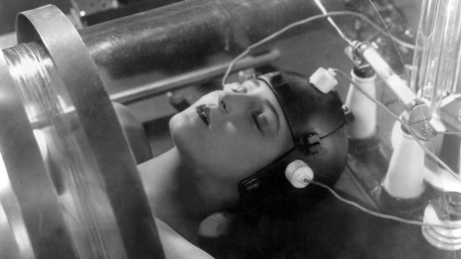 Brigitte Helm als Roboter im Film "Metropolis" aus dem Jahr 1927.