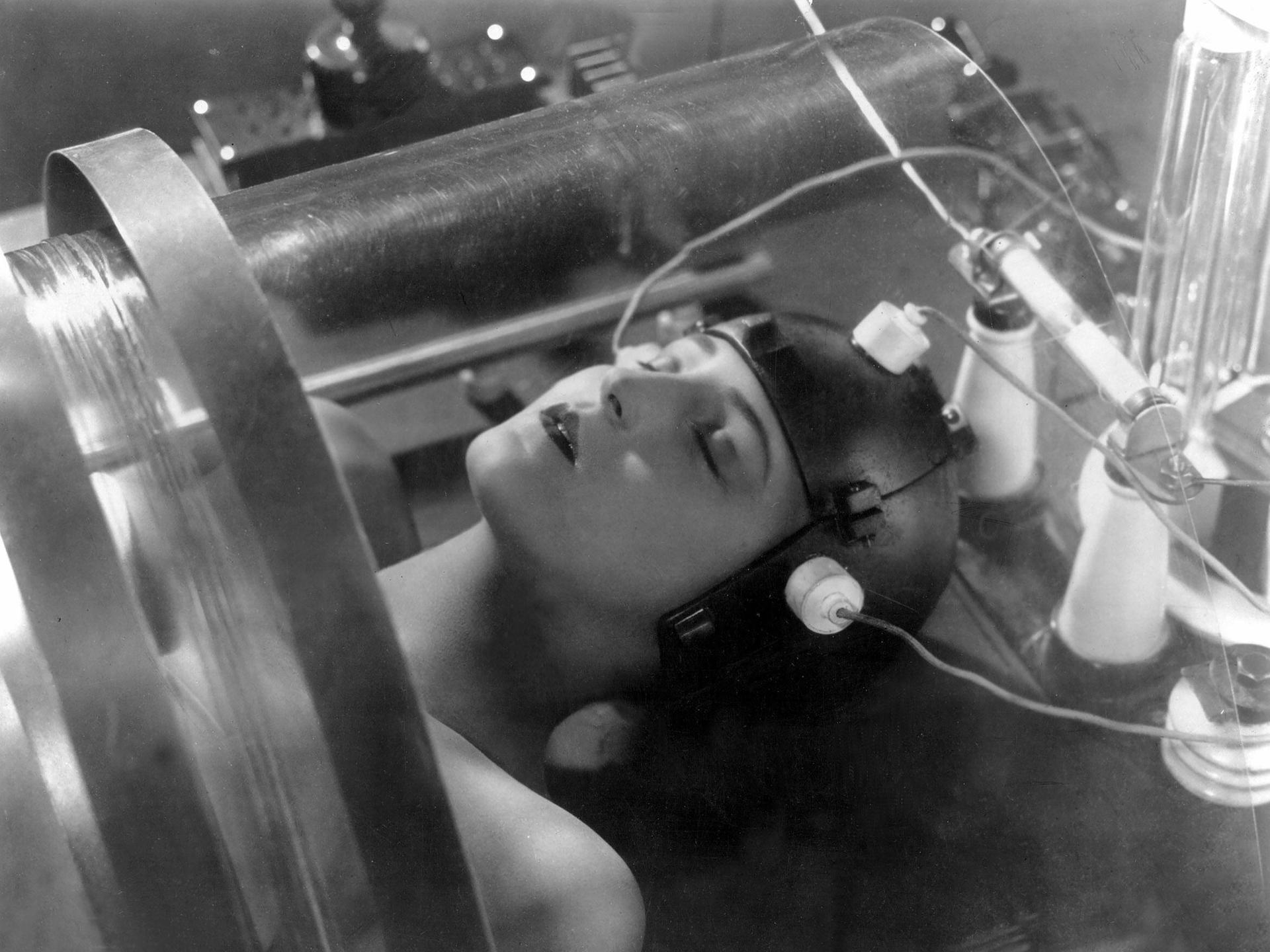 Brigitte Helm als Maria Roboter im Film "Metropolis", 1927