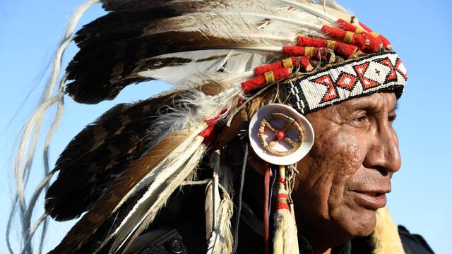 Sioux-Häuptling Arvol Looking Horse, spiritueller Anführer der „Seven Council Fires“ in North Dakota, im Bundesstaat Colorado am „Sacred Circle“, USA