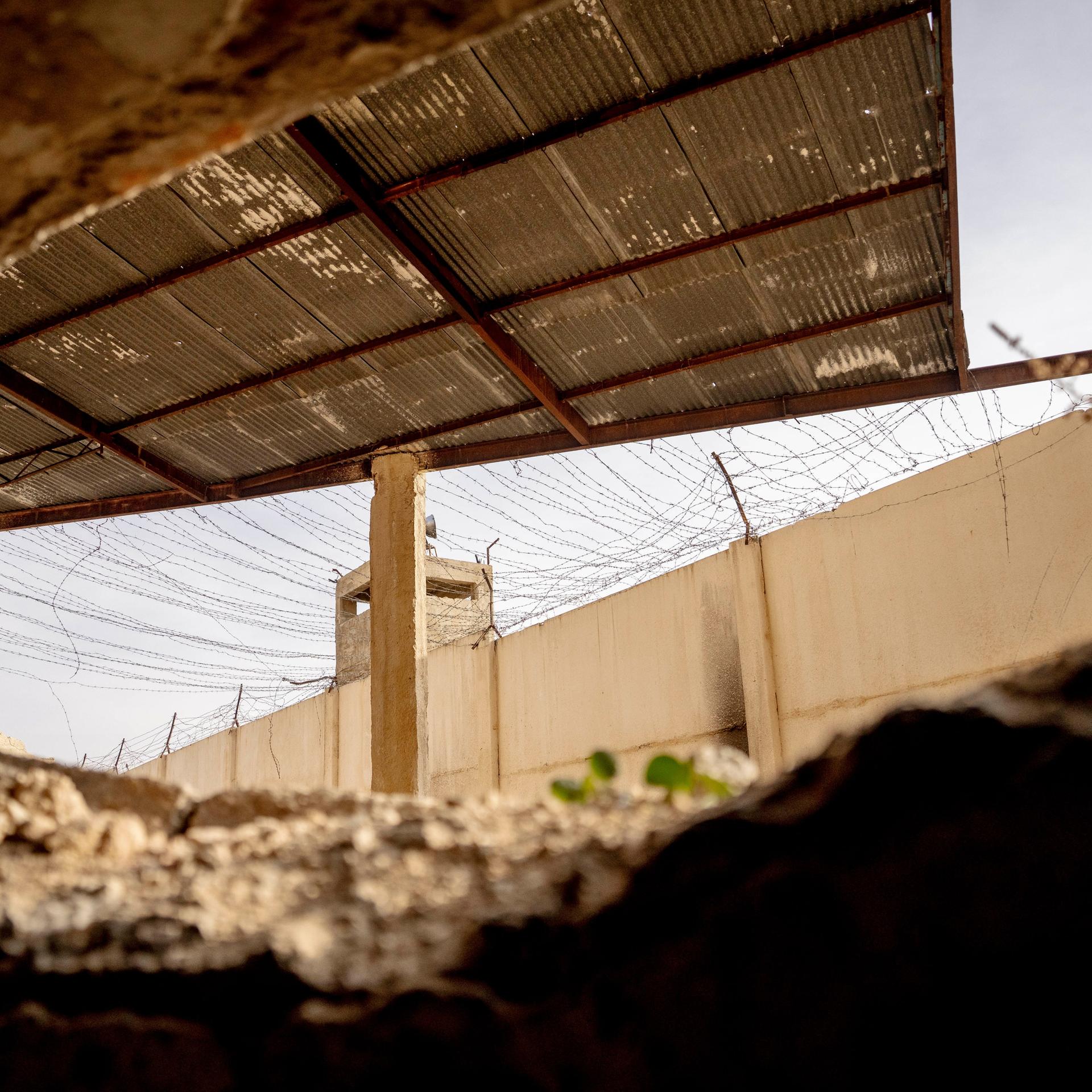 Ein Wachturm des Gefängnisses.