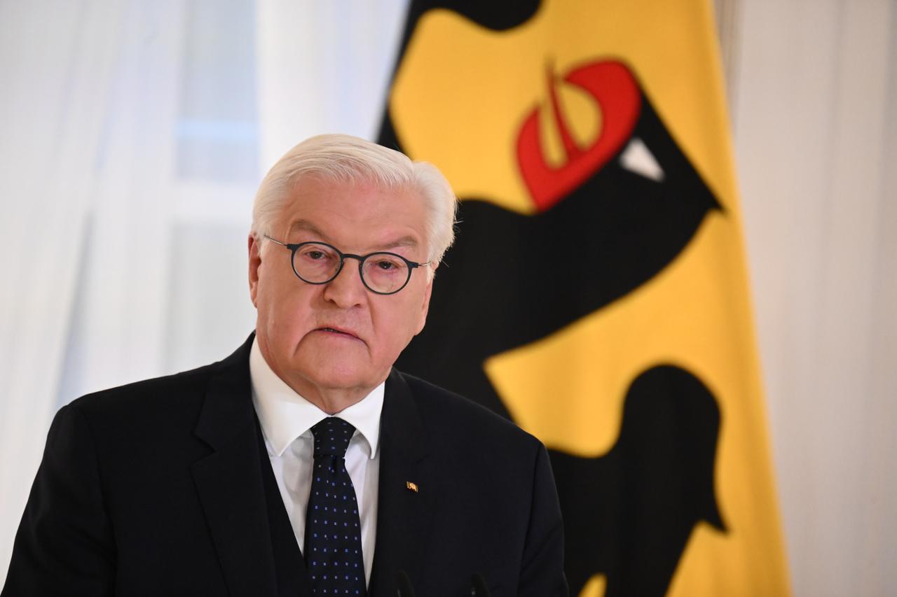 Bundespräsident Frank-Walter Steinmeier spricht im Schloss Bellevue zum Ende der Ampel-Koalition.