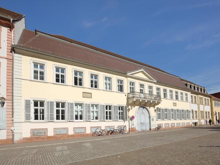 Gebäude der Universität, Karlsplatz, Altstadt, Heidelberg.