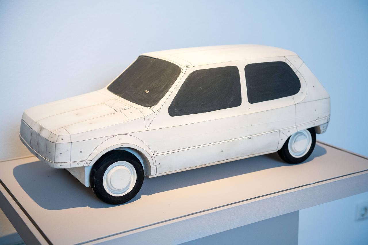 Ein Modell eines Trabants im Museum.