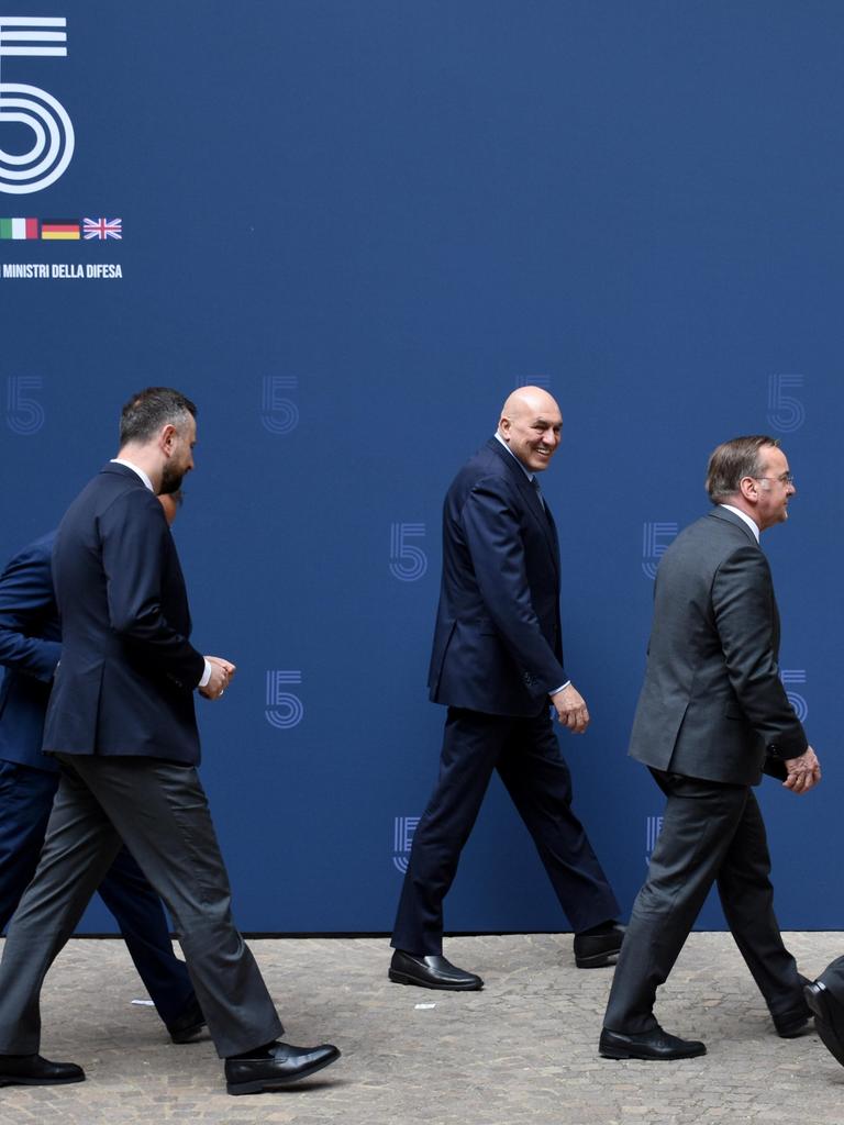 Der italienische Verteidigungsminister Minister Guido Crosetto, sein deutscher Amtskollege Boris Pistorius,  Sebastien Lecornu aus Frankreich, der polnische Verteidigungsminister Wladyslaw Kosiniak-Kamysz und John Healey aus Großbritannien. 
