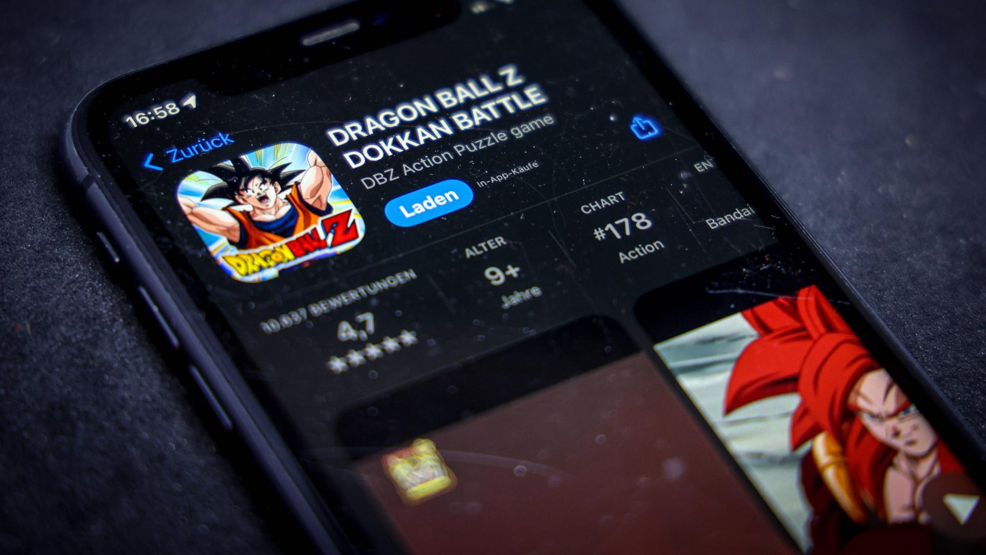 Das Manga-Spiel "Dragon Ball" wird auf einem iPhone geladen.
