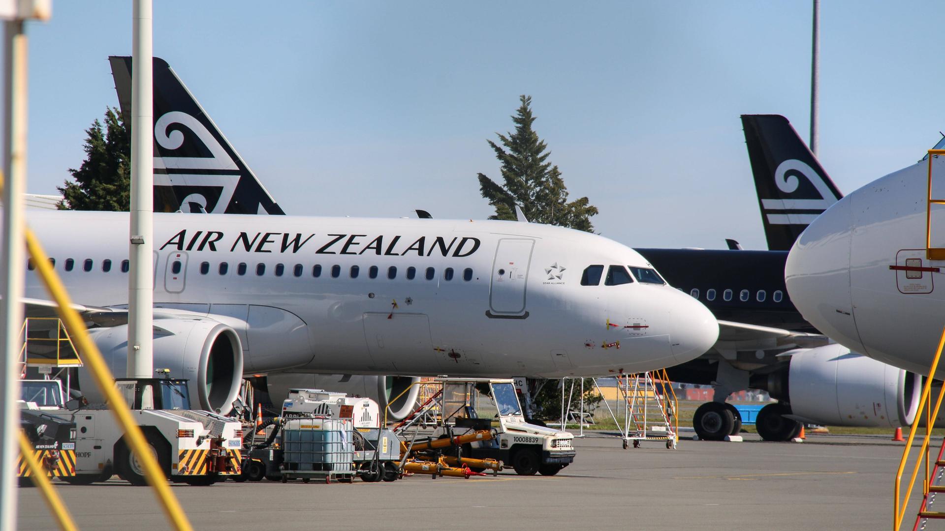 Ein Flugzeug der Gesellschaft Air New Zealand am Flughafen Christchurch, Canterbury, Neuseeland