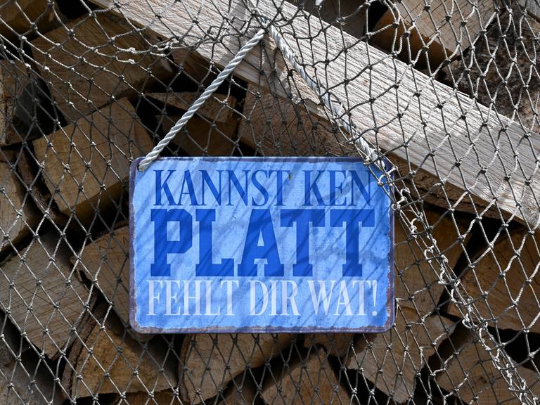 Schild mit Plattdeutscher Sprache,