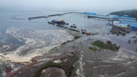 Ein Seebeben der Stärke 8,8 vor der russischen Halbinsel Kamtschatka hat Gebiete überschwemmt. 