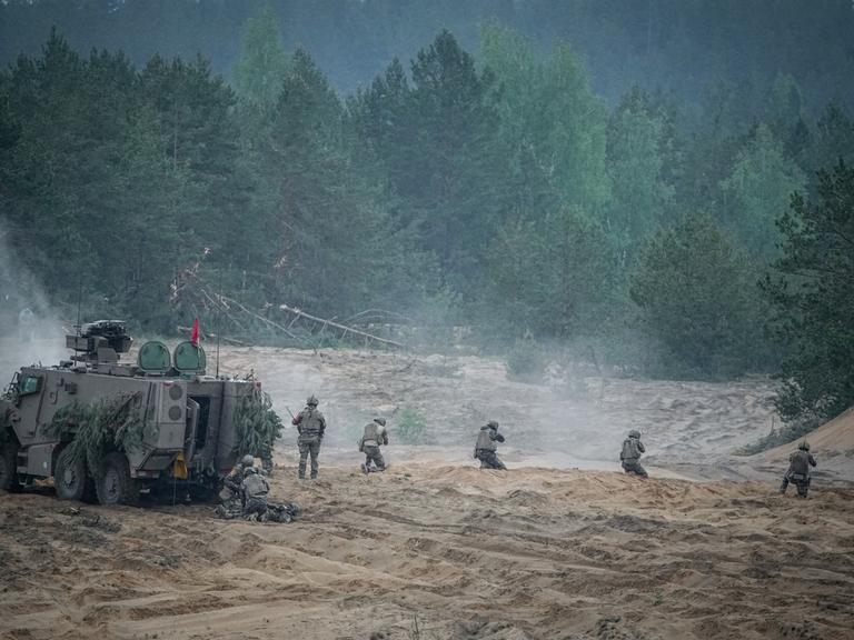 Soldaten nehmen im Mai 2024 an der Nato-Übung Quadriga 24 in Litauen teil.