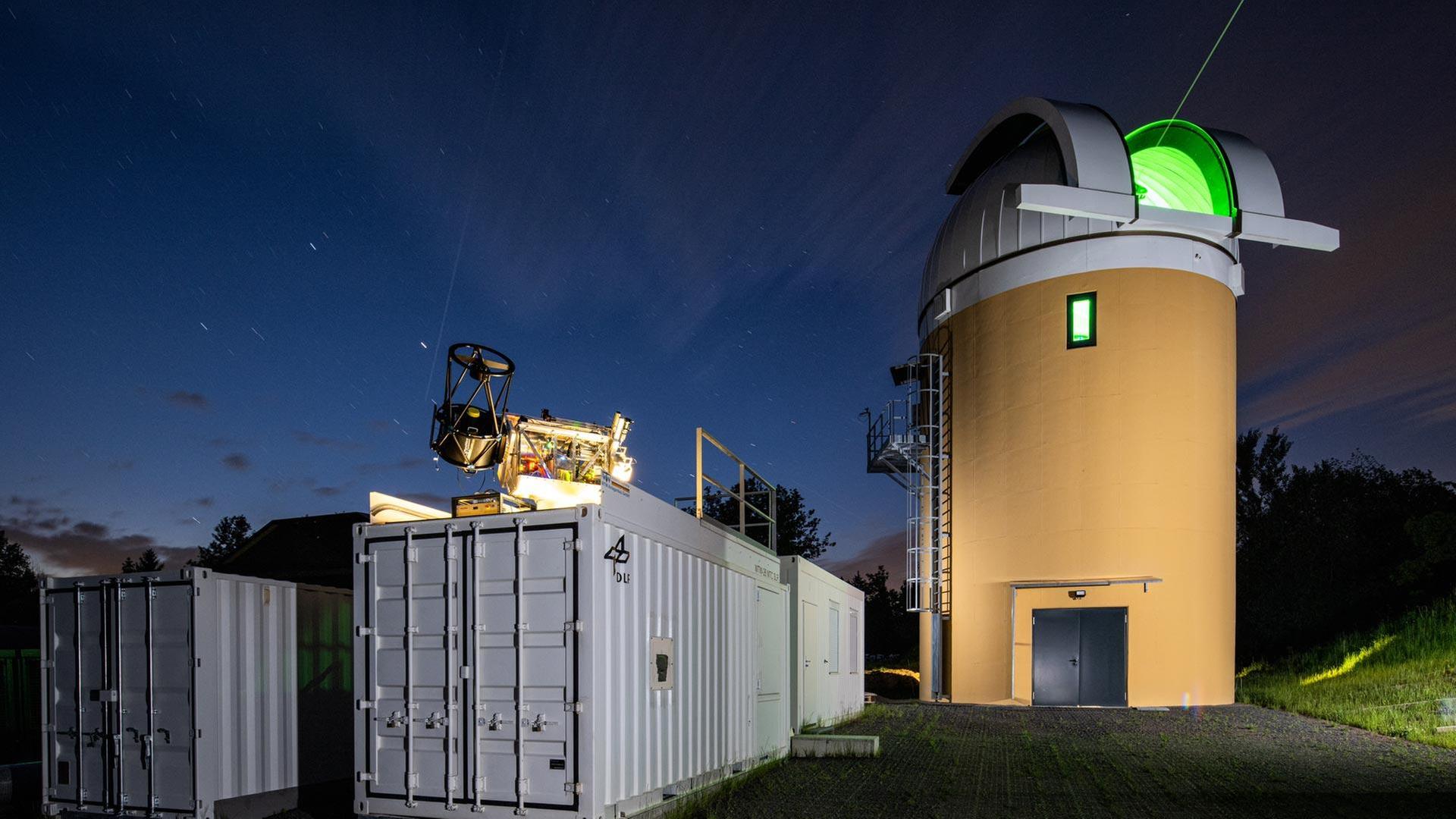 Mit Laser gegen den himmlischen Müll: das Johannes-Kepler-Observatorium bei Tübingen