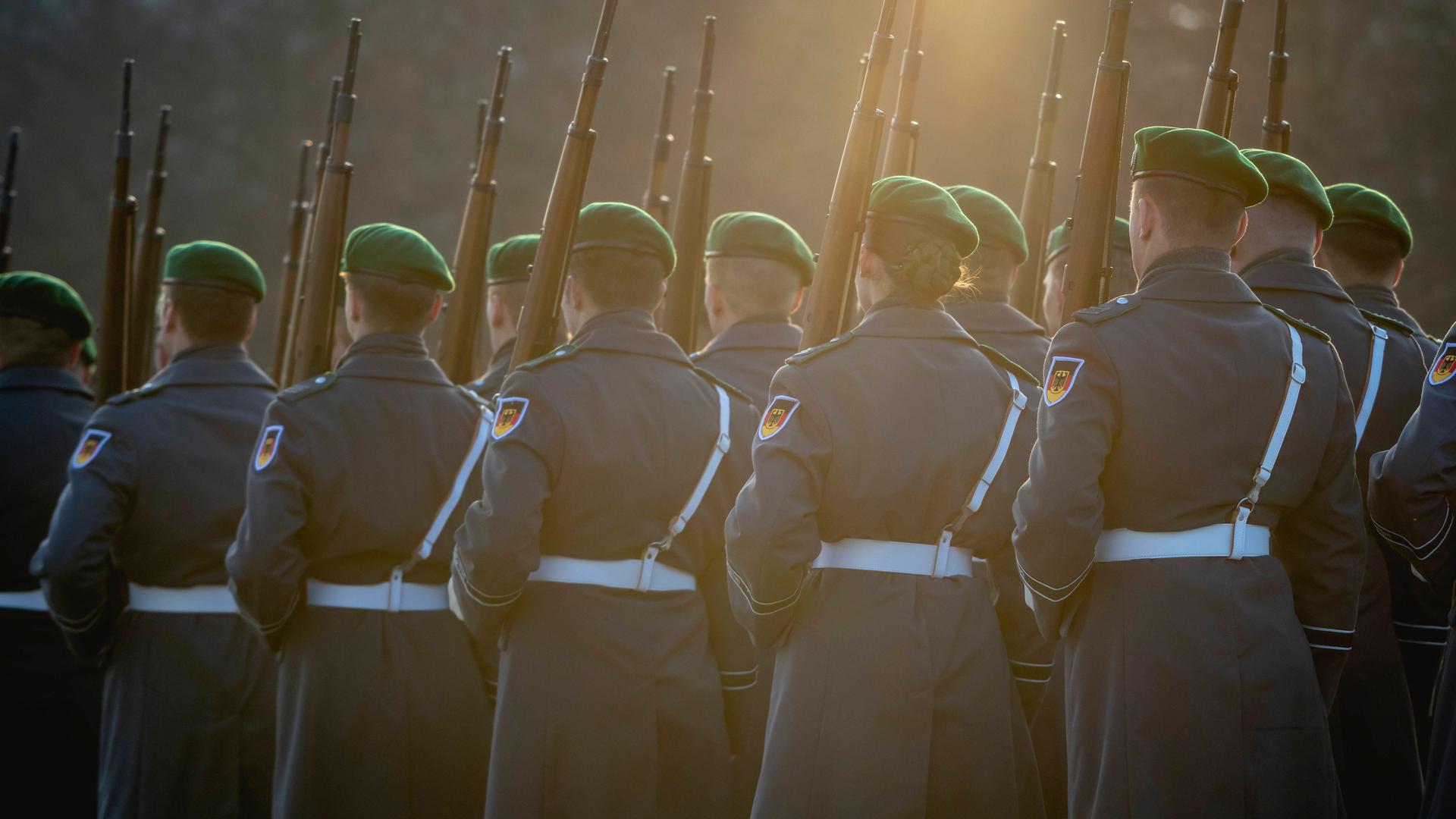Soldatinnen und Soldaten des Wachbataillons der Bundeswehr treten an zu einem Empfang im Bendlerblock in Berlin, 10.02.2025. Berlin Deutschland 