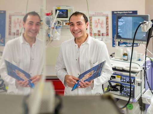 Ob in der Kinderbetreuung, der Kraftfahrzeugtechnik oder als medizinischer Fachangestellter: 80.000 Syrer arbeiten laut Studie in Berufen mit Fachkräftemangel Ob in der Kinderbetreuung, der Kraftfahrzeugtechnik oder als medizinischer Fachangestellter: 80.000 Syrer arbeiten laut Studie in Berufen mit Fachkräftemangel