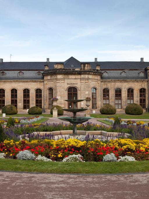 Die Heinrich-Heine-Bibliothek im Schlosspark von Gotha.