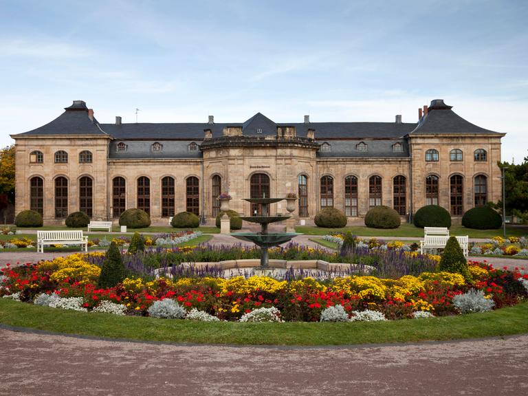 Die Heinrich-Heine-Bibliothek im Schlosspark von Gotha.