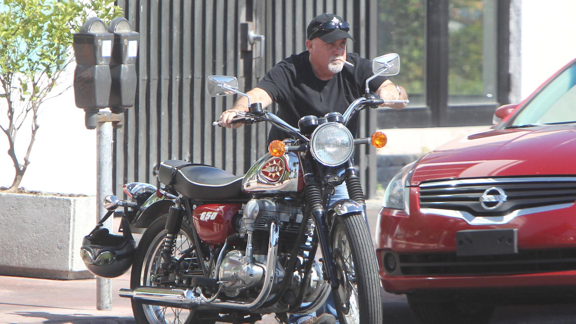 Billy Joel mit Motorad in Miami 2013.