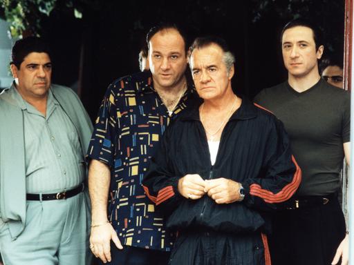 Szene aus der Serie The Sopranos" mit Vincent Pastore, James Gandolfini, Tony Sirico und Federico Castelluccio 