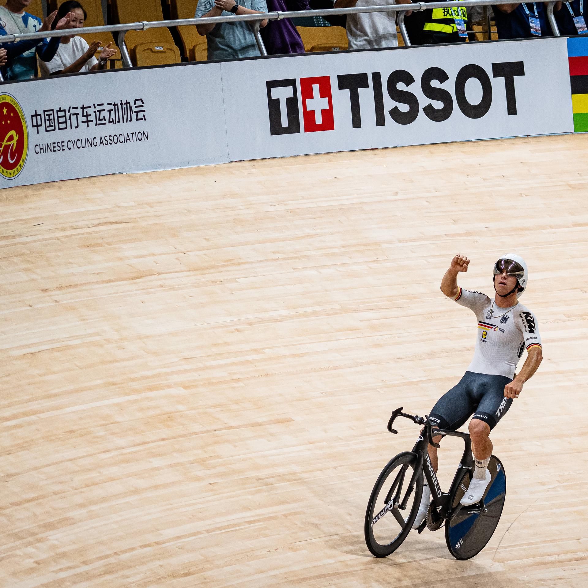 Tim Torn Teutenberg jubelt bei der Rad-WM in Shanghai.  