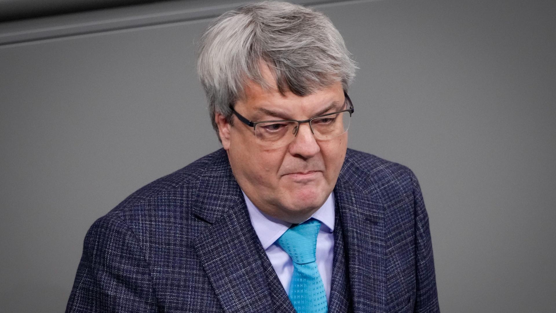 Haushaltskrise Houben (FDP) lehnt Steuererhöhungen ab