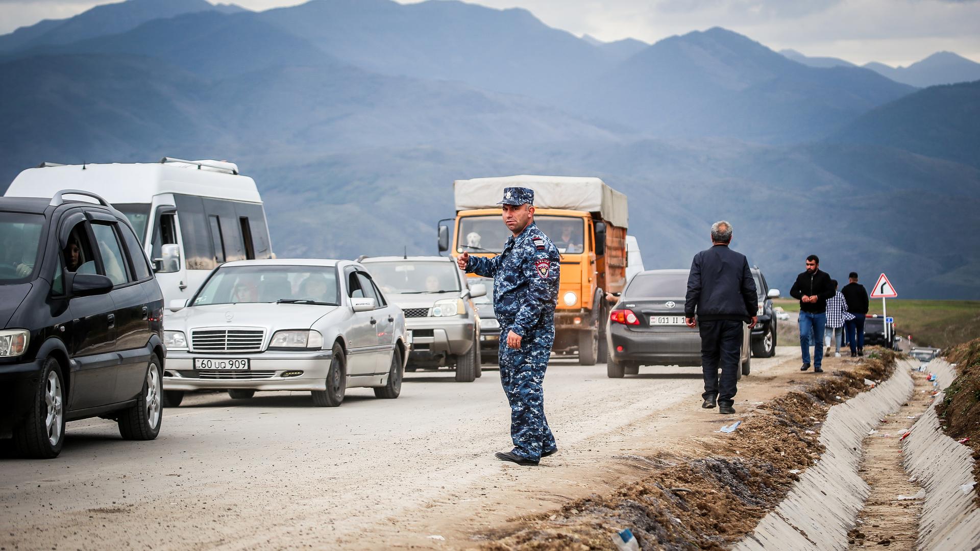 Bergkarabach-Konflikt - Mehr als 100.000 Menschen aus Kaukasus-Region geflohen