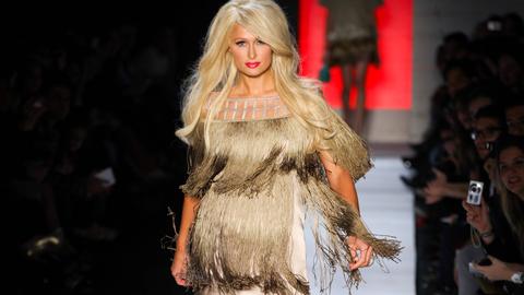 Paris Hilton auf dem Laufsteg