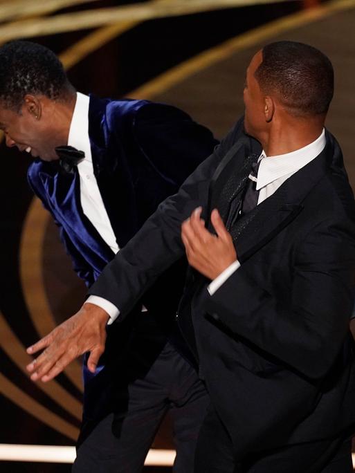 Will Smith ohrfeigt den Moderator der Acadamy Awards in Hollywood, Chris Rock.