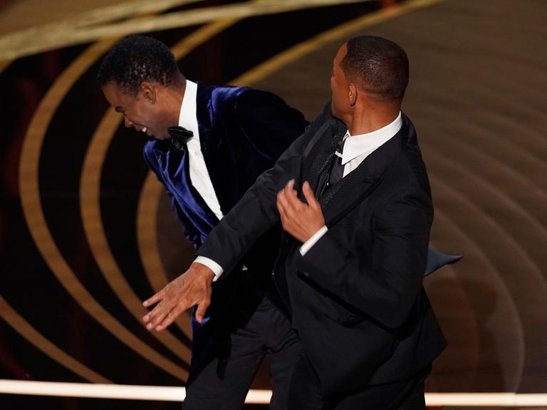 Will Smith ohrfeigt den Moderator der Acadamy Awards in Hollywood, Chris Rock.