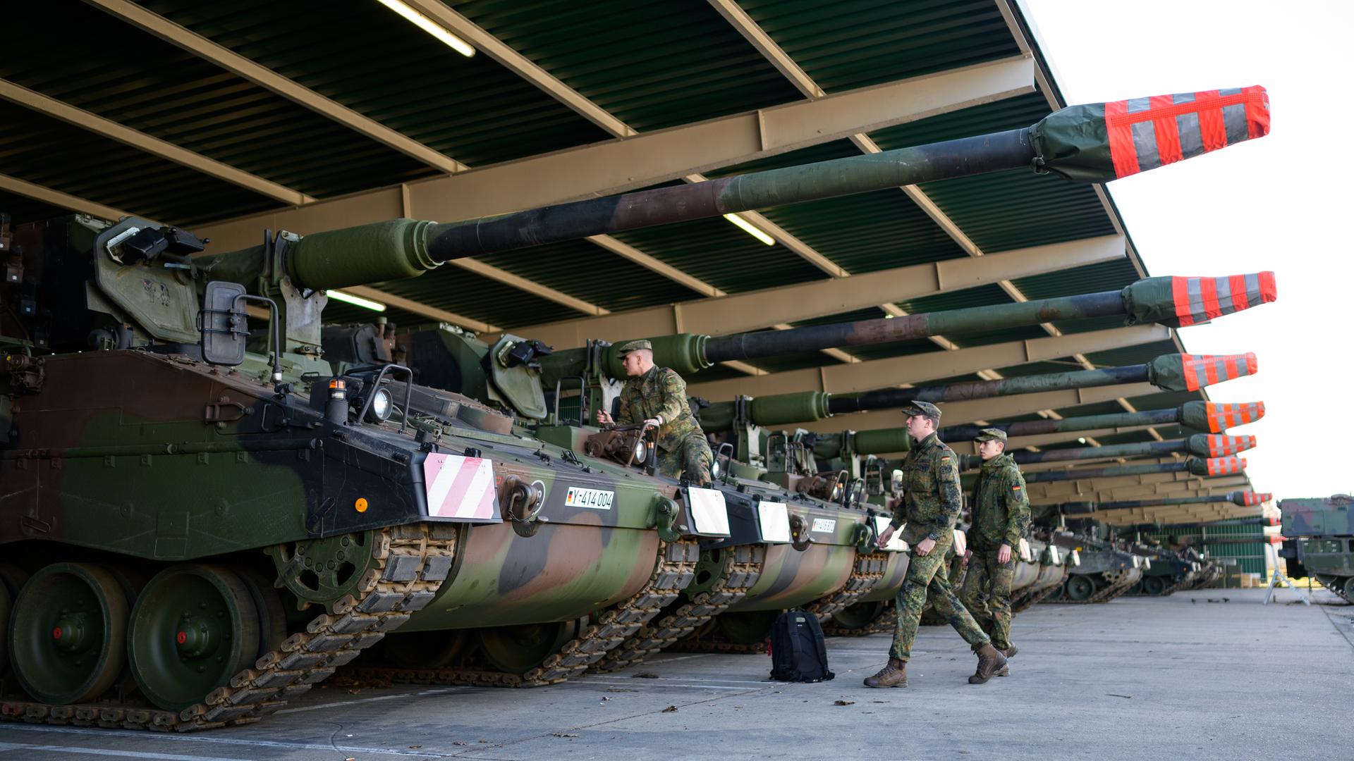 Bundeswehr verlegt Verstärkung für Nato-Gefechtsverband Bundeswehr verlegt Verstärkung für Nato-Gefechtsverband