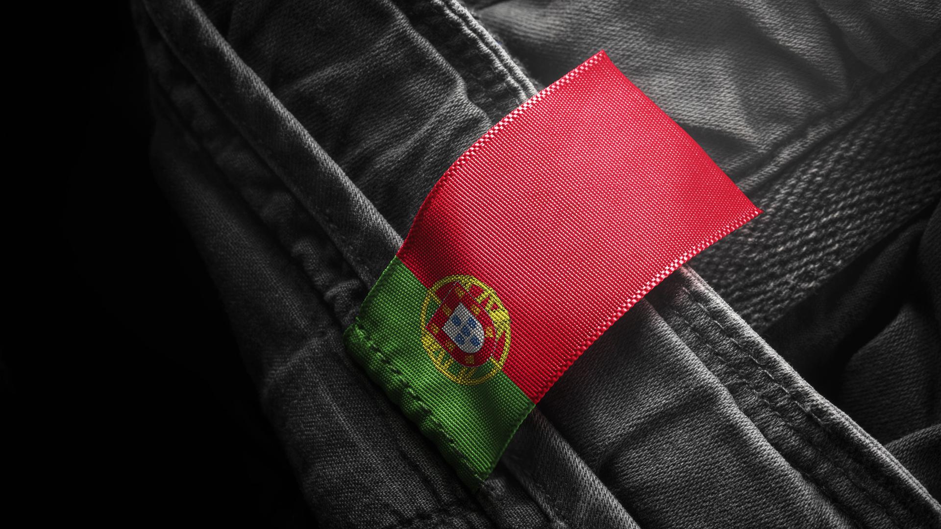 Portugiesische Flagge an Kleidung