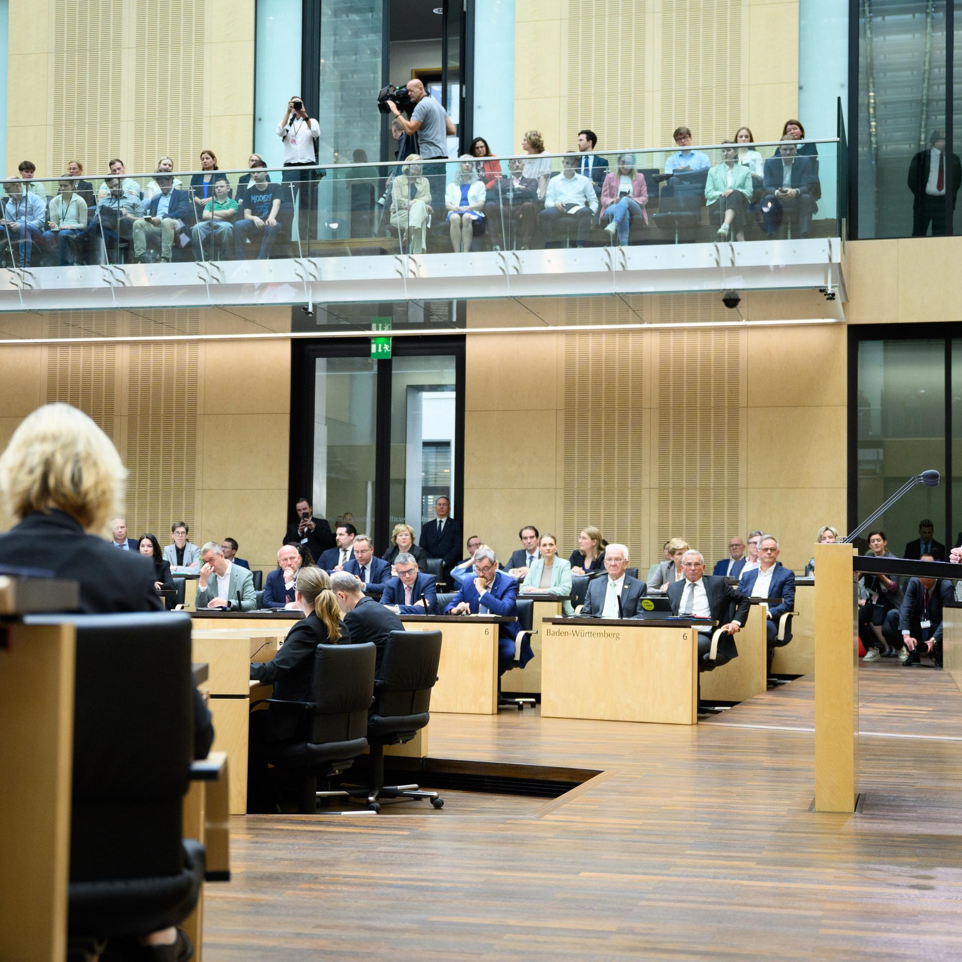 Bundeskanzler Friedrich Merz (CDU) hält bei der Plenarsitzung im Deutschen Bundesrat seine Antrittsrede. Bundeskanzler Friedrich Merz (CDU) hält bei der Plenarsitzung im Deutschen Bundesrat seine Antrittsrede.