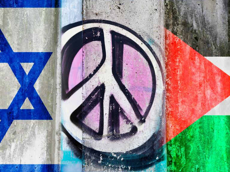 Auf einer Mauer sind Fahnen Israels und Palästinas zu sehen, in der Mitte zwischen beiden prangt ein Peace-Zeichen. 