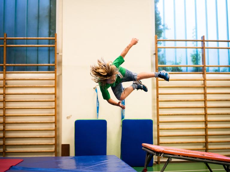 Vorstellung des Parkours beim Werdener Turnerbund in der Turnhalle der Ludgerusschule 