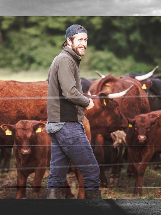 Bild in Bild: Vorn Rinderzüchter Benedikt Bösel mit seinen Tieren. Im Hintergrund: Bauernhofszenerie in schwarz-weiß.