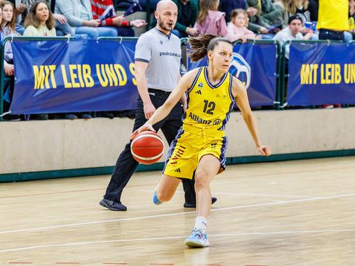 Lena Gohlisch Alba Berlin Damen, 12 mit dem Ball, Alba Berlin Damen vs Saarlouis Royals, 1. Bundesliga, Saison24/25, 2024