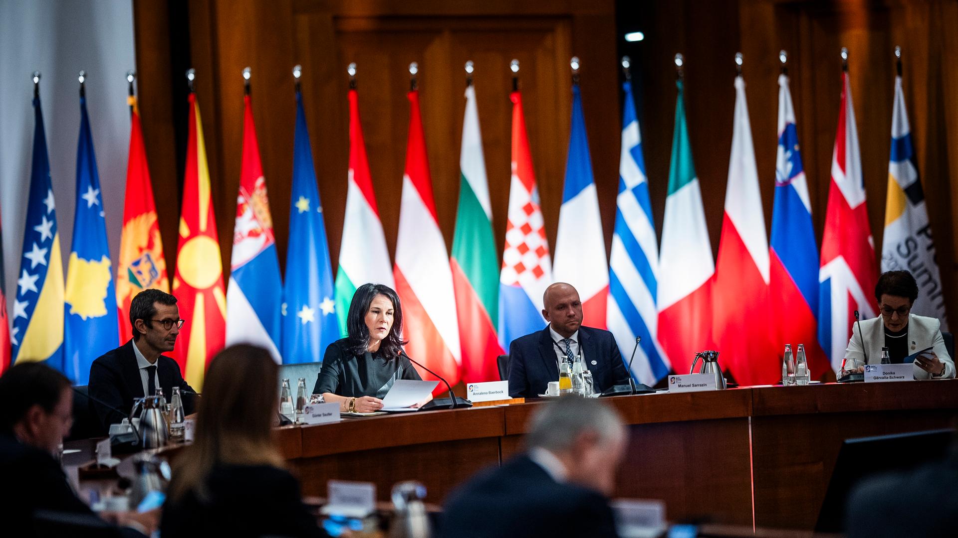 Bundesaußenministerin Annalena Baerbock (Bündnis 90/Die Gruenen) beim Außenminister-Treffen der Westbalkan-Konferenz (Berlin-Prozess) im Auswaertigen Amt. Bundesaußenministerin Annalena Baerbock (Bündnis 90/Die Gruenen) beim Außenminister-Treffen der Westbalkan-Konferenz (Berlin-Prozess) im Auswaertigen Amt.