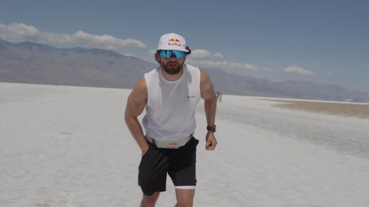 Der Berliner Extremsportler Arda Saatçi läuft im Rahmen seines 600-Kilometer-Laufs über einen Salzsee in den USA.