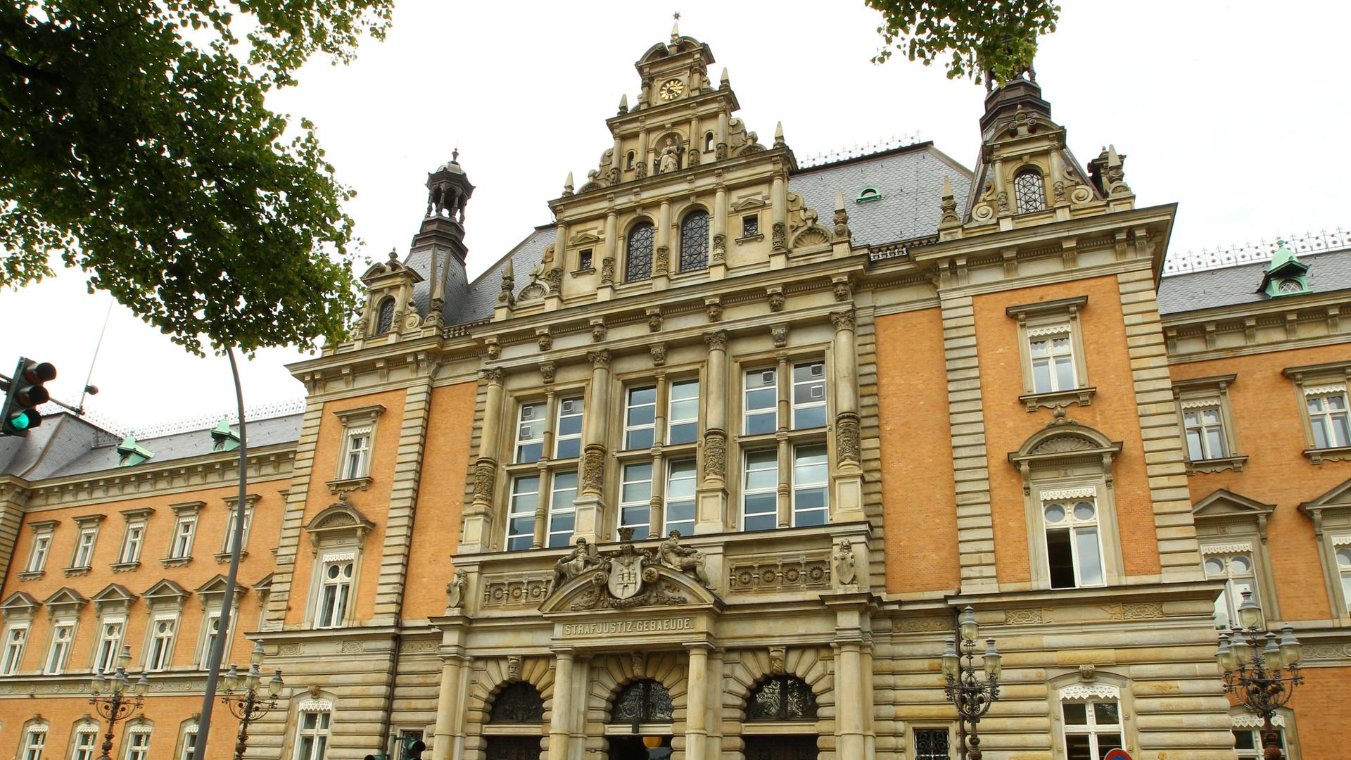 Das Landgericht Hamburg am Sievekingplatz 1. Neustadt Hamburg *** The Hamburg Regional Court at Sievekingplatz 1 Neustadt Hamburg 