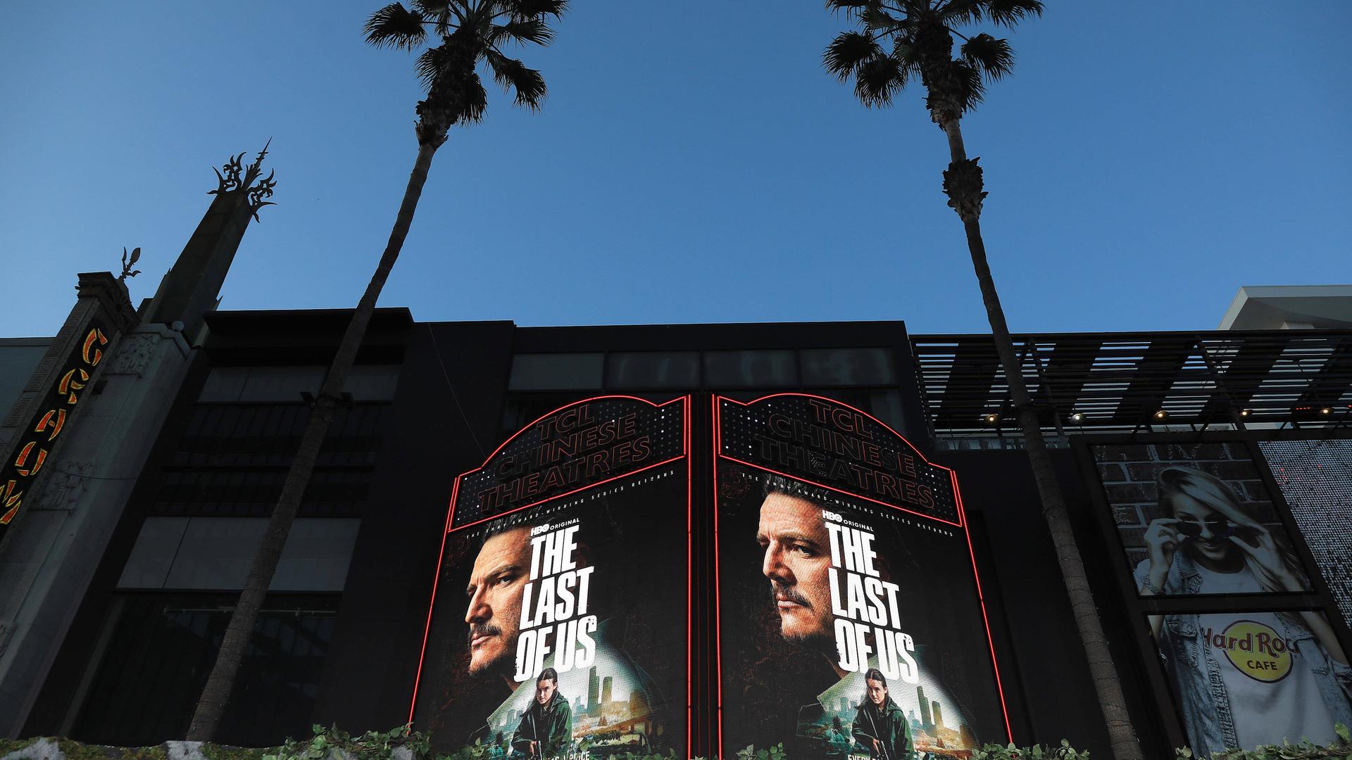 Plakate kündigen die Premiere der Serie "The Last Of Us - Season 2" an Plakate kündigen die Premiere der Serie "The Last Of Us - Season 2" an