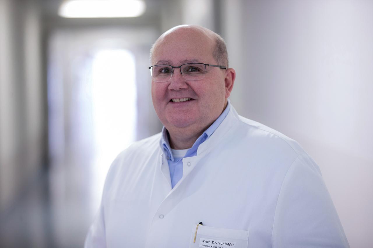 Bernhard Schieffer, Direktor der Klinik für Kardiologie, Angiologie und internistische Intensivmedizin im Uniklinikum Gießen-Marburg 