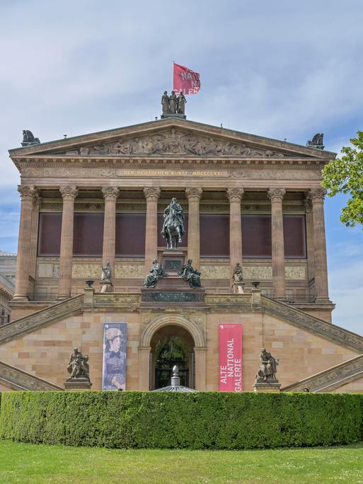 Aussenansicht der Alten Nationalgalerie auf der Museumsinsel in Berlin, Deutschland