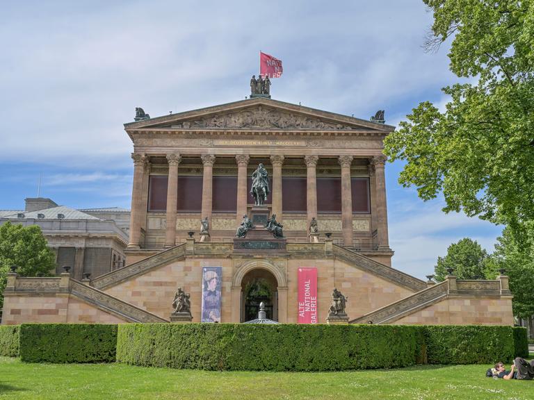 Aussenansicht der Alten Nationalgalerie auf der Museumsinsel in Berlin, Deutschland
