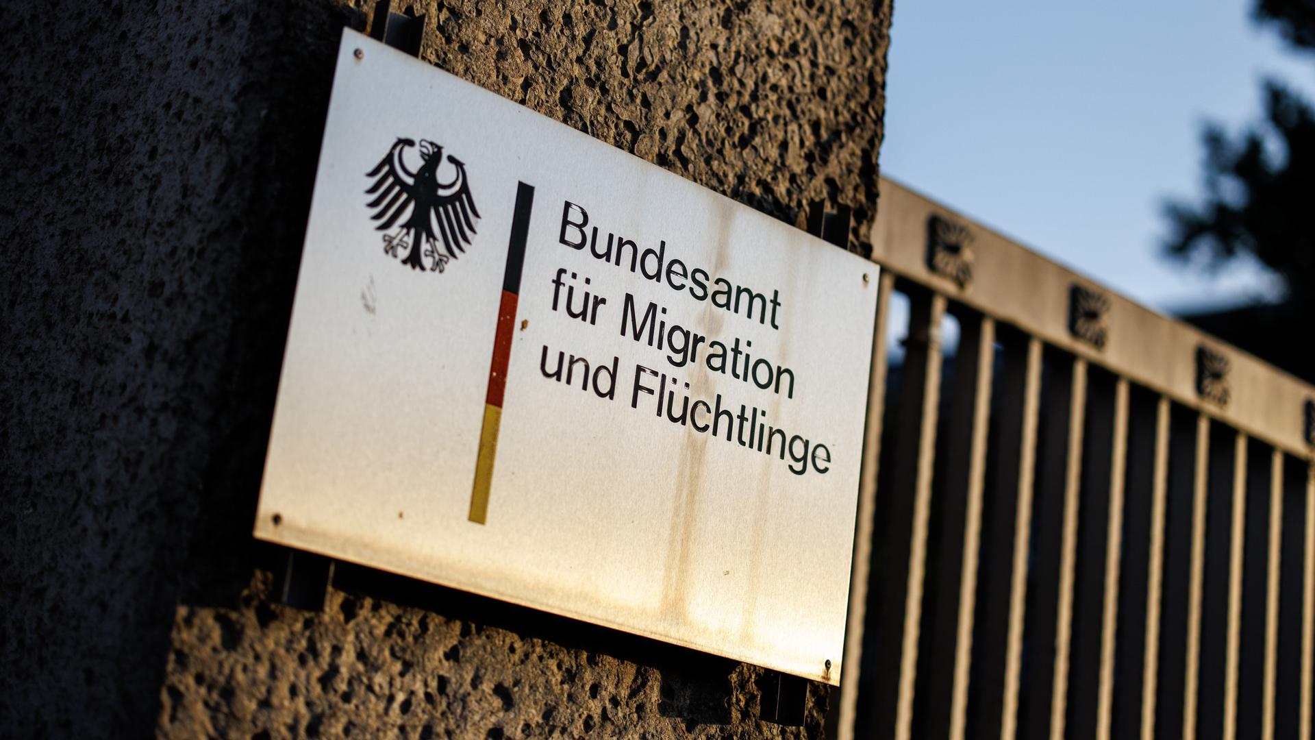 Das Bundesamt für Migration und Flüchtlinge (BAMF) ist am 30.07.2024 in Nürnberg (Bayern) zu sehen.