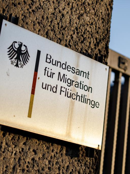 Das Bundesamt für Migration und Flüchtlinge (BAMF) ist am 30.07.2024 in Nürnberg (Bayern) zu sehen.