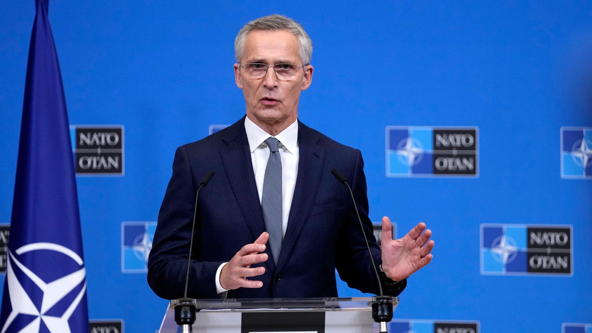 Belgien, Brüssel: Jens Stoltenberg, Generalsekretär der NATO, spricht bei einer Medienkonferenz im NATO-Hauptquartier. Belgien, Brüssel: Jens Stoltenberg, Generalsekretär der NATO, spricht bei einer Medienkonferenz im NATO-Hauptquartier.