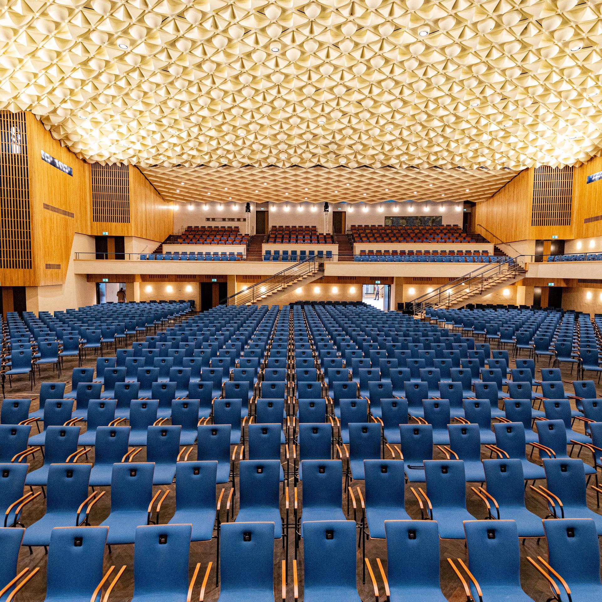 Bonn - Die Beethovenhalle öffnet nach zehn Jahren wieder